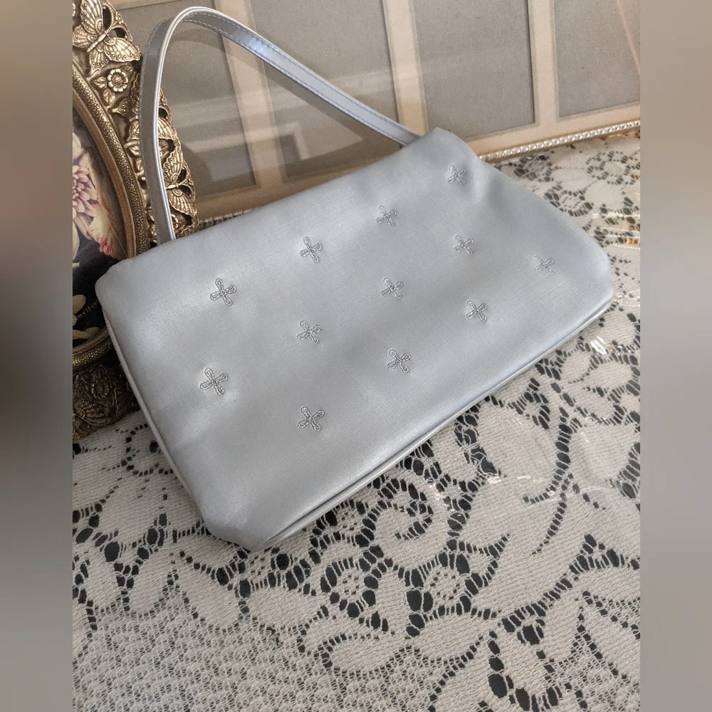 Avon Vintage Clutch Bag Purse Cosmetic Makeup Travel Silver Wedding Party